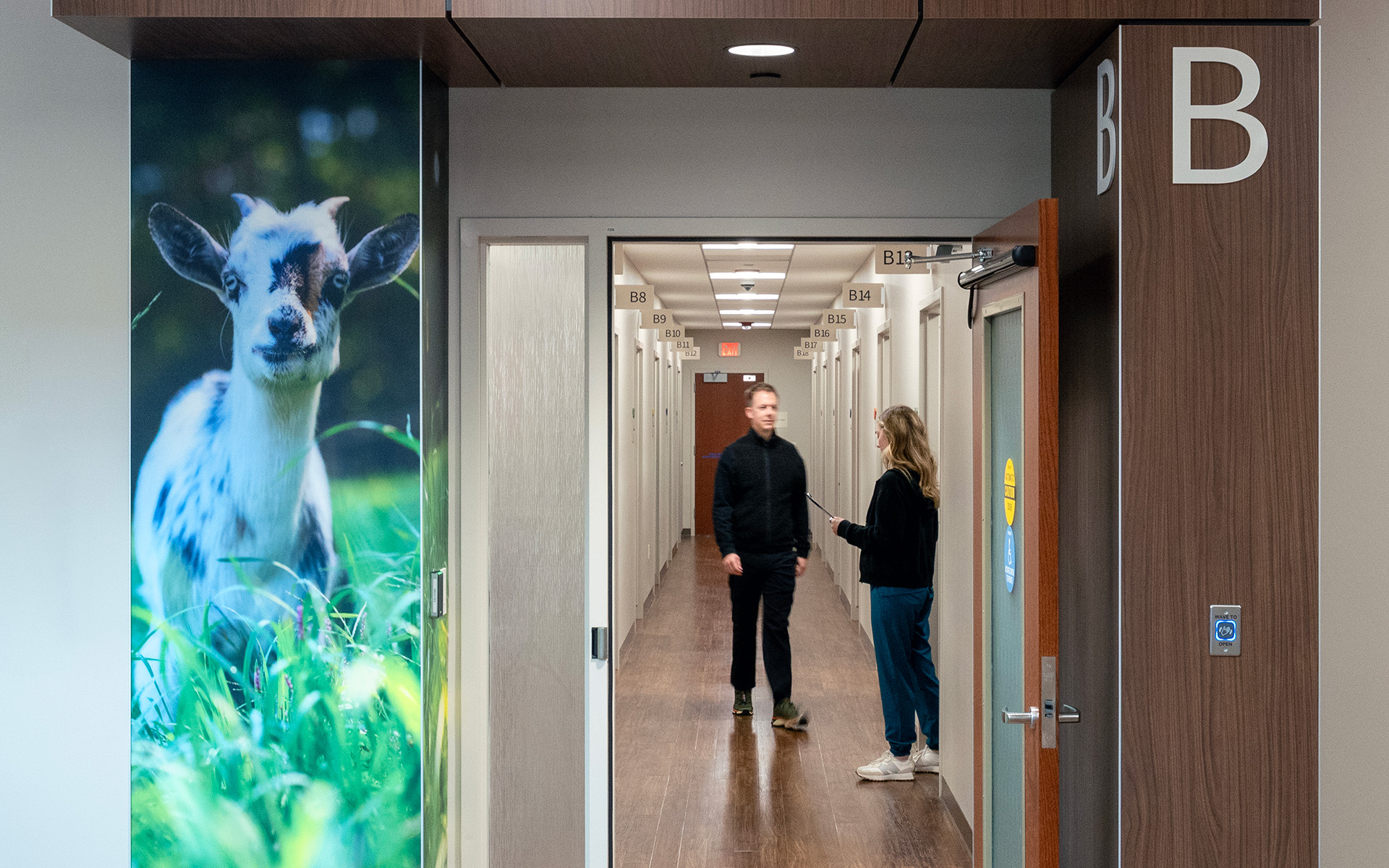 ReedsburgAreaMedicalCenter_Hallway