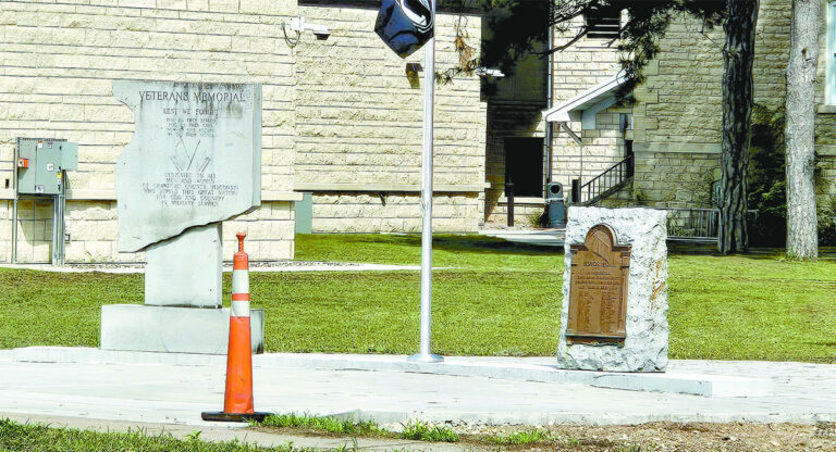Kraemer Brothers relocate veterans memorial at no cost